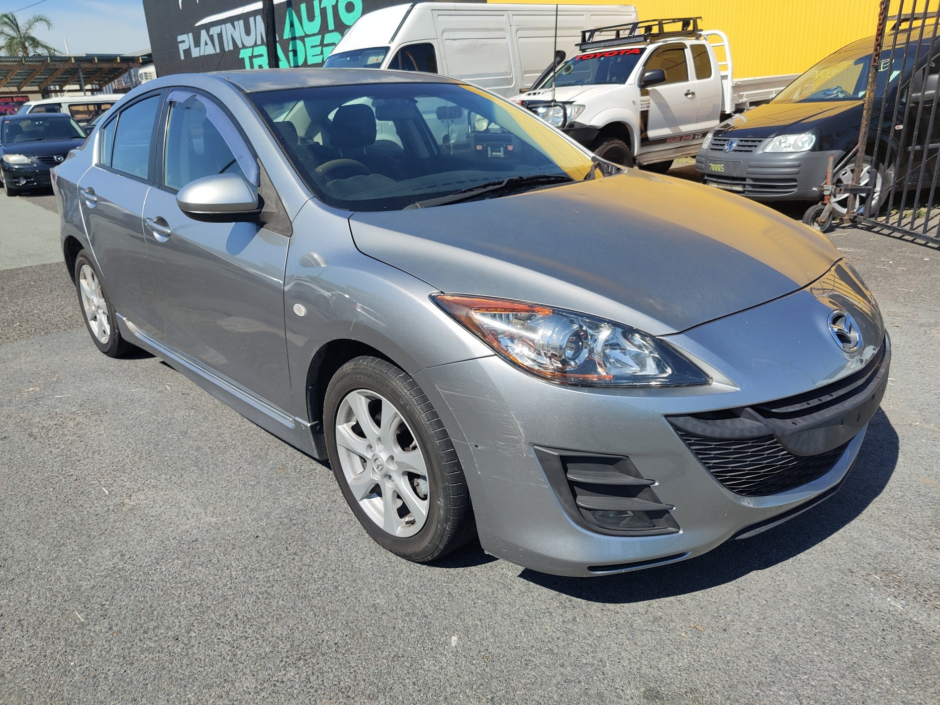 Labrador MAZDA Mazda 3